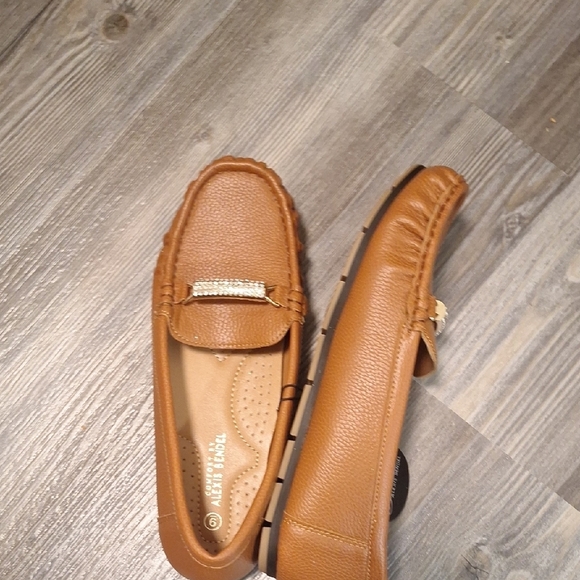 Tan Leather Loafers with Strap Detail and Textured Sole - Picture 3 of 4